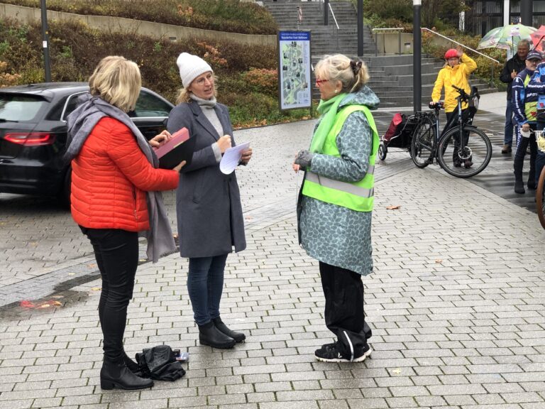 Grüne beim Stadtradeln – Die Urkundenübergabe