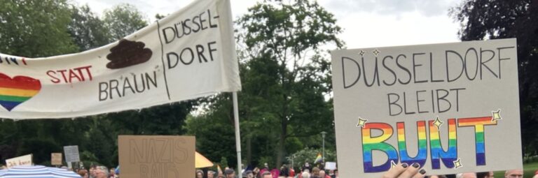 Demonstration gegen Rechts bei AfD Kundgebung in Düsseldorf